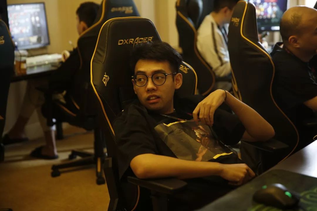 Yagao英文流：经过了春天和MSI，我们队员之间更清楚地认识了彼此